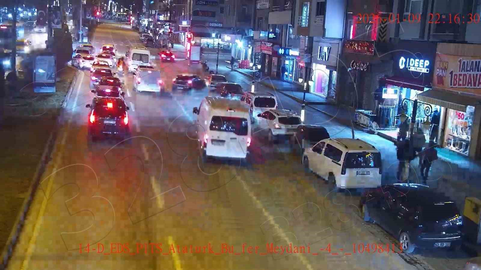 Kütahya’daki trafik kazaları kameralara yansıdı
