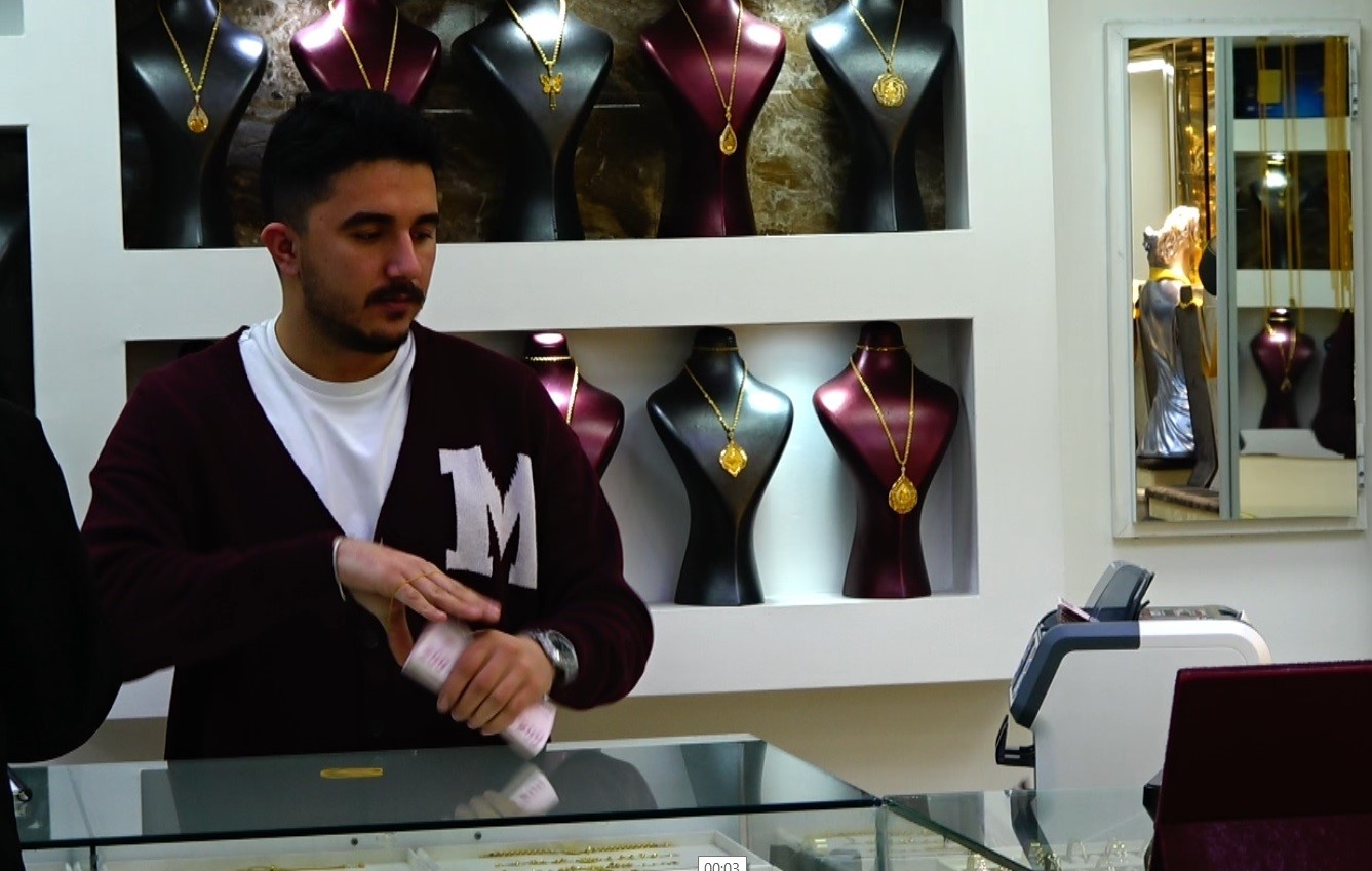 Kütahyalı sarraf İsmail Alper: "Altın her zaman güvenli liman"
