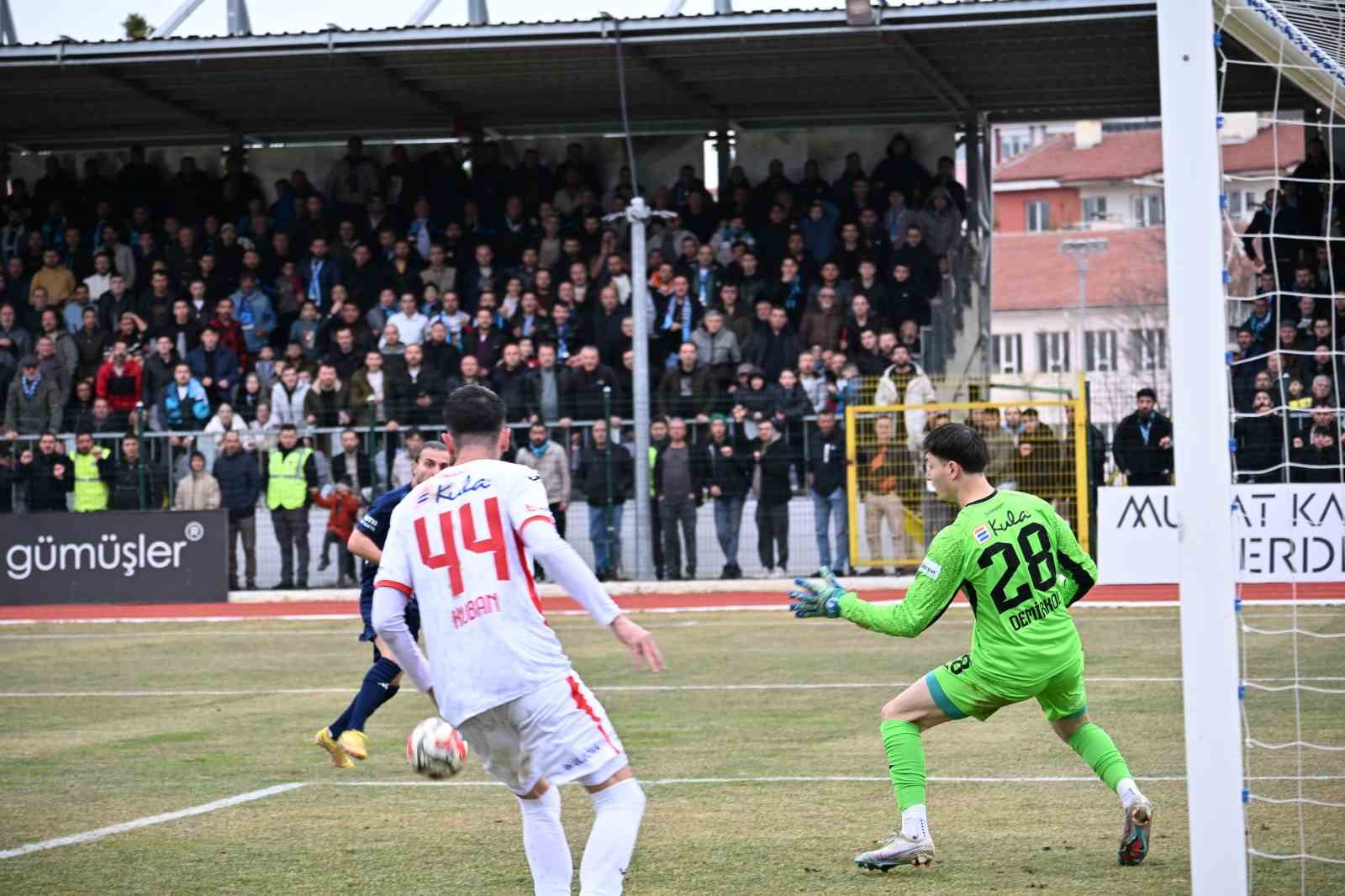 Kütahyaspor, Balıkesirspor’u 2-1 mağlup etti
Kütahyaspor, Balıkesirspor’u 2-1 mağlup etti