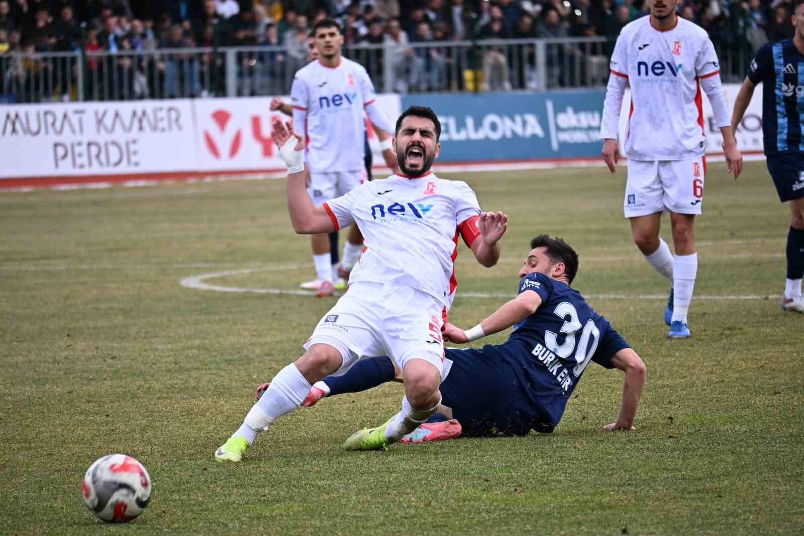 Kütahyaspor, Balıkesirspor’u 2-1 mağlup etti
Kütahyaspor, Balıkesirspor’u 2-1 mağlup etti