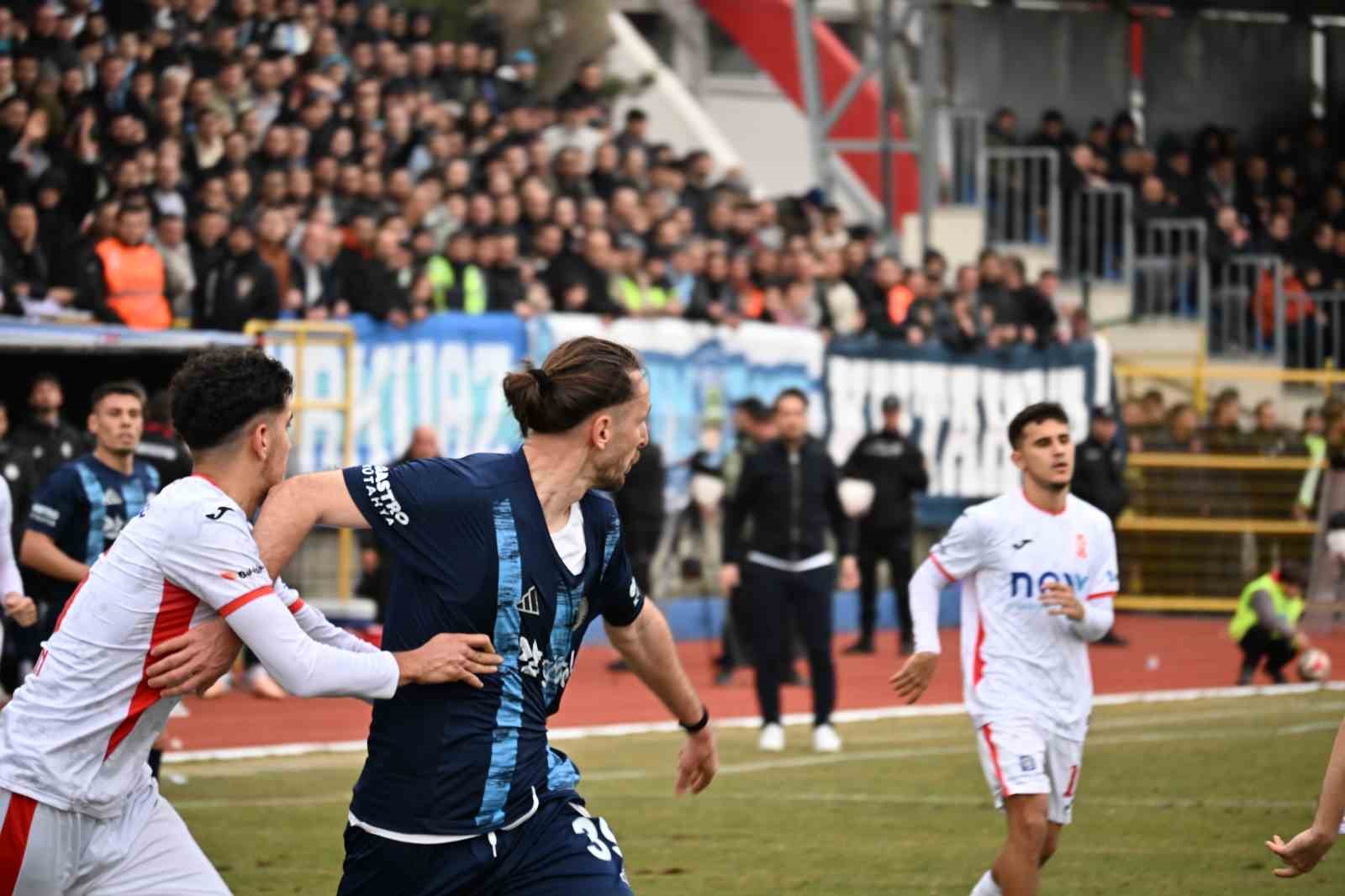 Kütahyaspor, Balıkesirspor’u 2-1 mağlup etti
Kütahyaspor, Balıkesirspor’u 2-1 mağlup etti