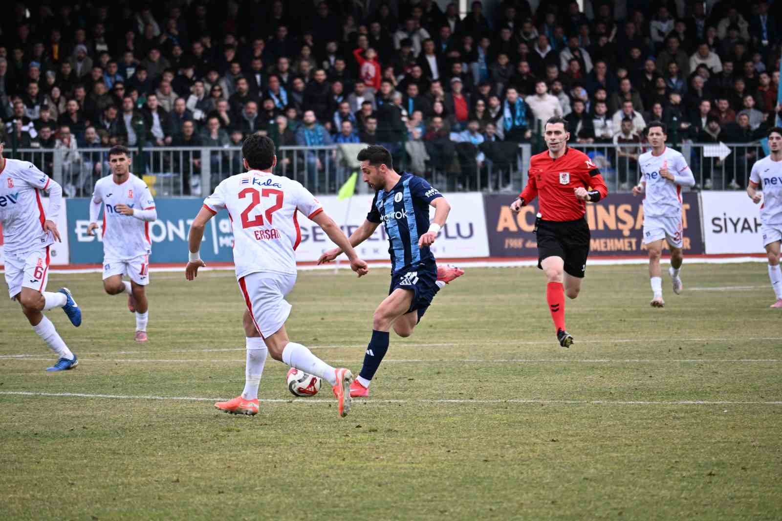 Kütahyaspor, Balıkesirspor’u 2-1 mağlup etti
Kütahyaspor, Balıkesirspor’u 2-1 mağlup etti