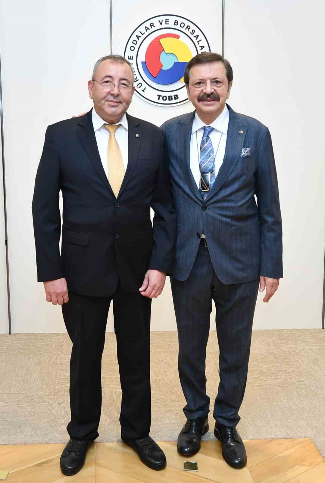 KUTO Başkanı Akdoğan: "Kuşadası için çalışıyor, geleceğe yatırım yapıyoruz"
