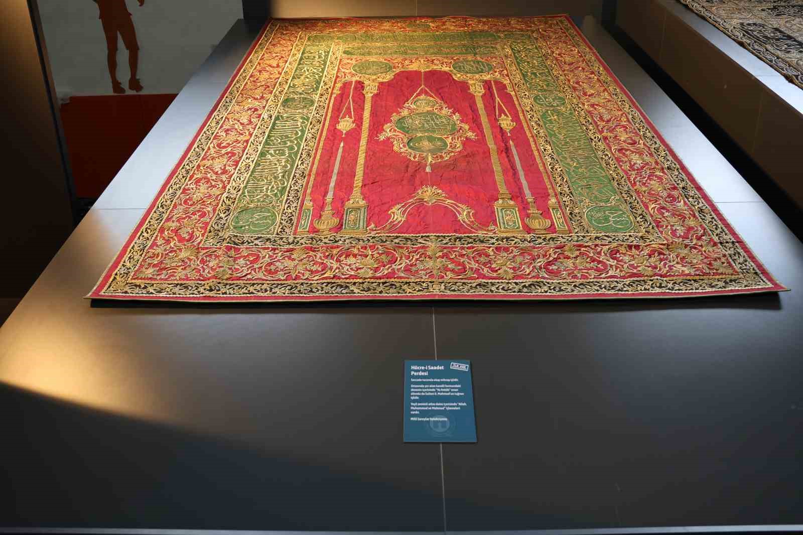 Kutsal emanetler Sivas’ta sergilendi, görmek isteyen vatandaşlar uzun kuyruk oluşturdu
