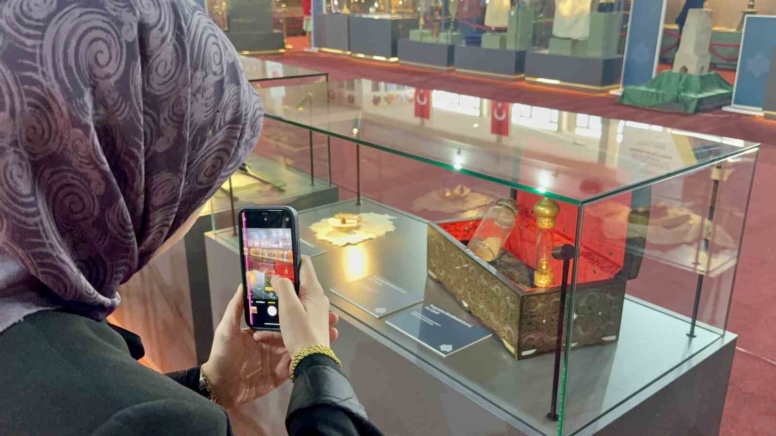 Kutsal emanetler Tokat’ta yoğun ilgi gördü
