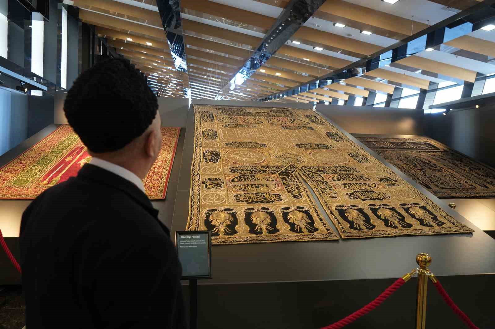 Kutsal Emanetler’in Anadolu yolculuğu Erzurum’dan başladı
