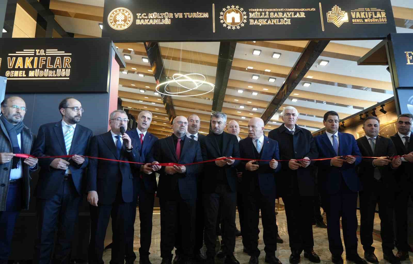 Kutsal Emanetler’in Anadolu yolculuğu Erzurum’dan başladı
