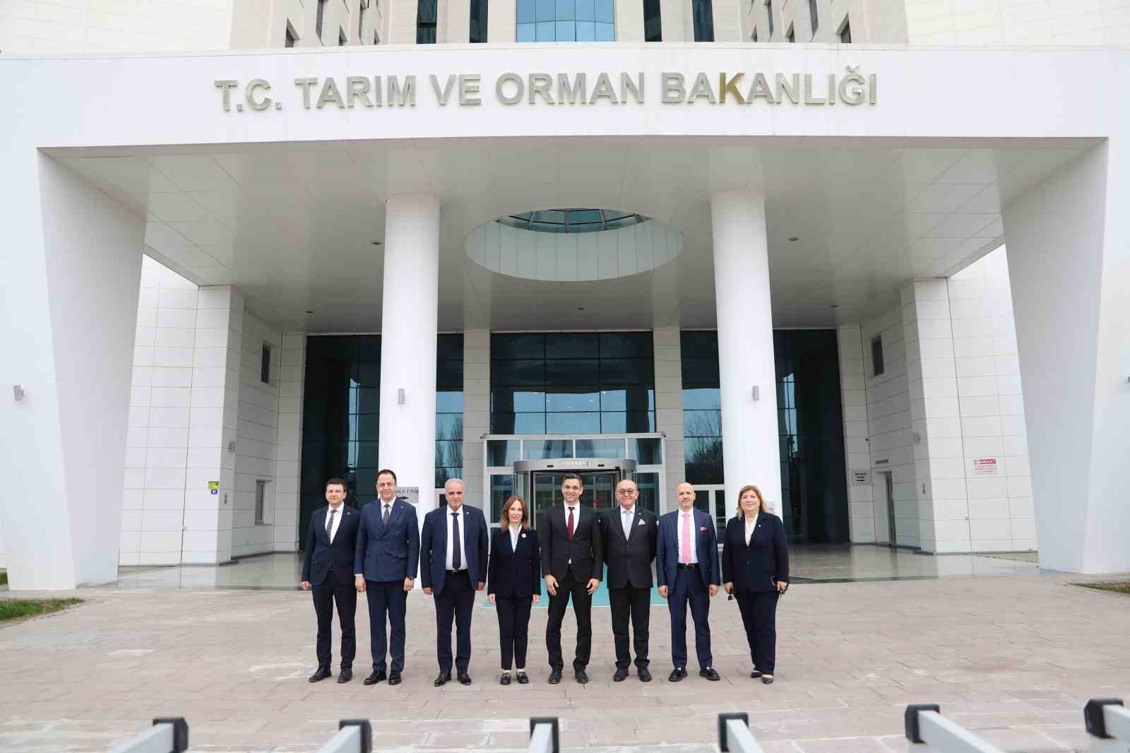 KUTSO Heyeti, Tarım Havzaları Daire Başkanı Dr. Emre Yeniay’ı ziyaret etti
