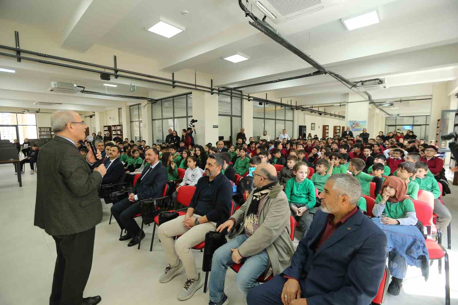 Kütüphane Haftası’na özel Yazar-Okur Buluşmaları
