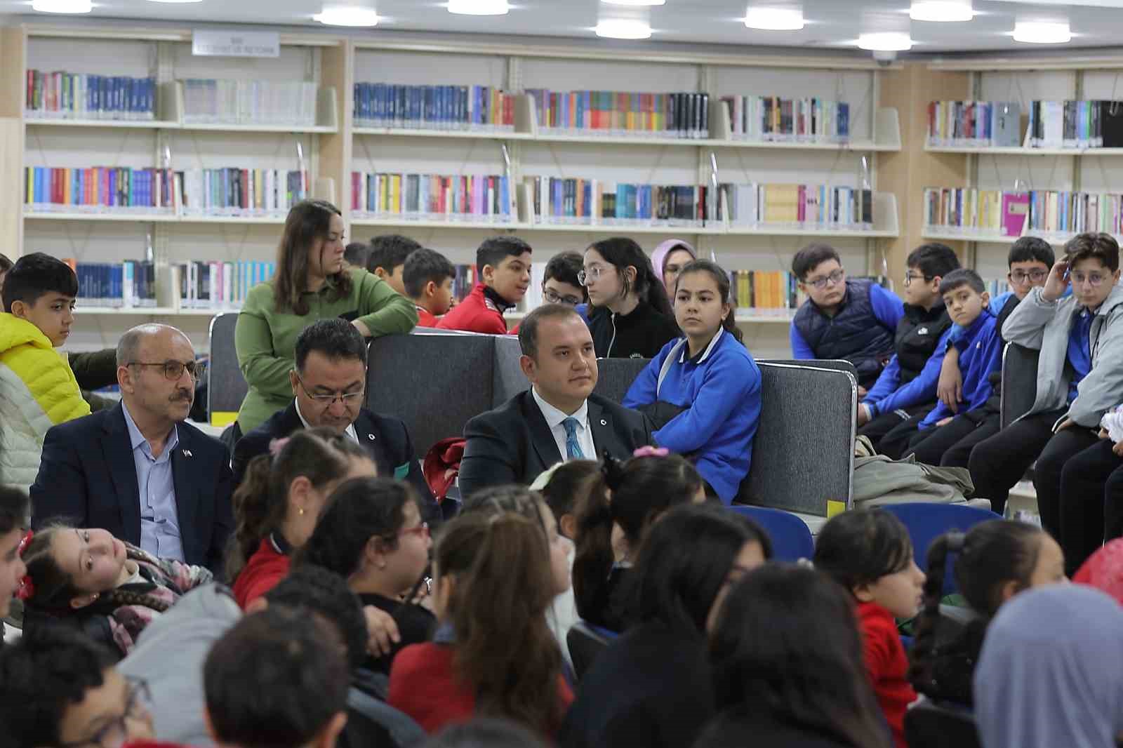 Kütüphane Haftası’na özel Yazar-Okur Buluşmaları
