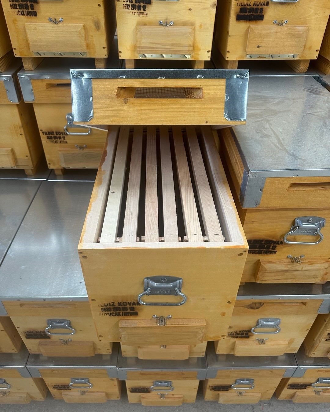 Kuyucak’tan dünyaya kovan ihracatı
Kuyucak’tan dünyaya kovan ihracatı