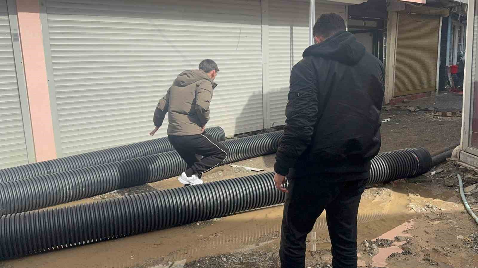 Kuyum atölyesini su basan iş yeri sahibi Gözaç: "Belediye geçmiş olsun bile demedi’
