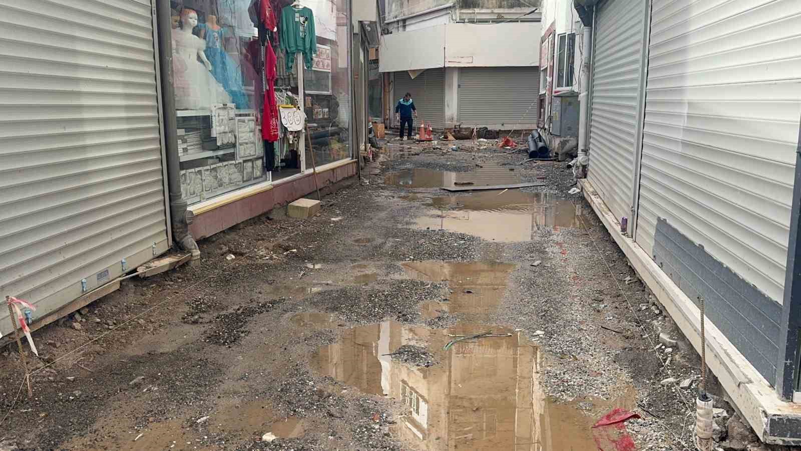 Kuyum atölyesini su basan iş yeri sahibi Gözaç: "Belediye geçmiş olsun bile demedi’
