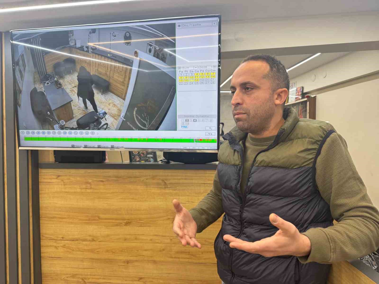 Kuyum atölyesini su basan iş yeri sahibi Gözaç: "Belediye geçmiş olsun bile demedi’
