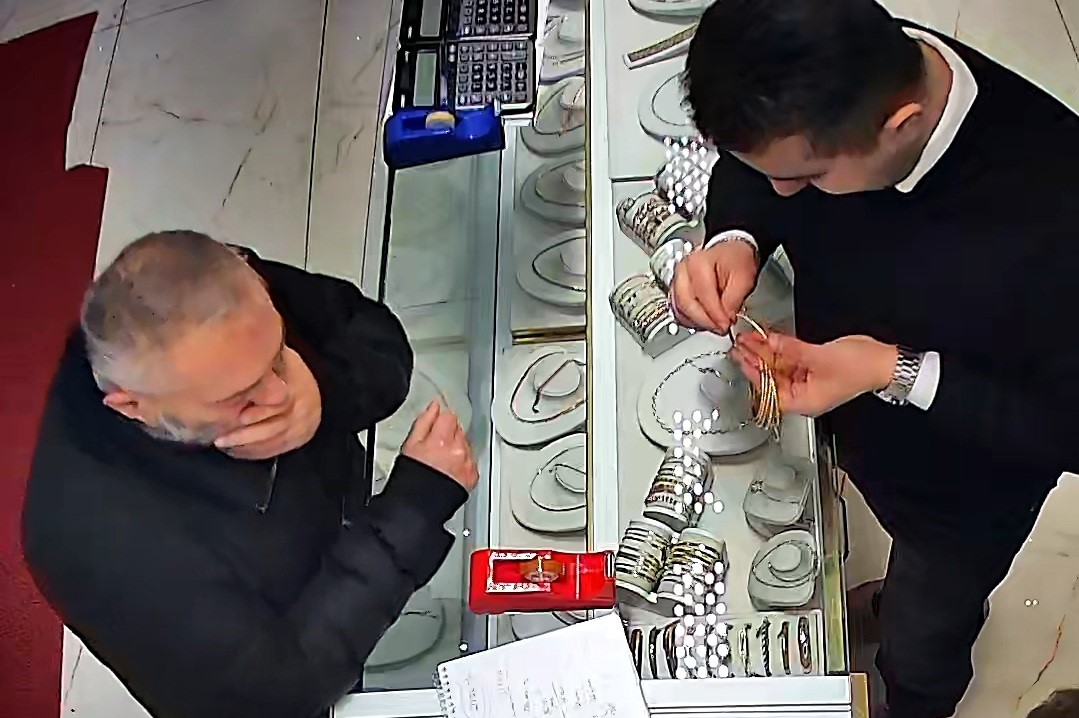 Kuyumcuya yakalanınca sahte altınları teklif etti: "Bunlar sende kalsın"
