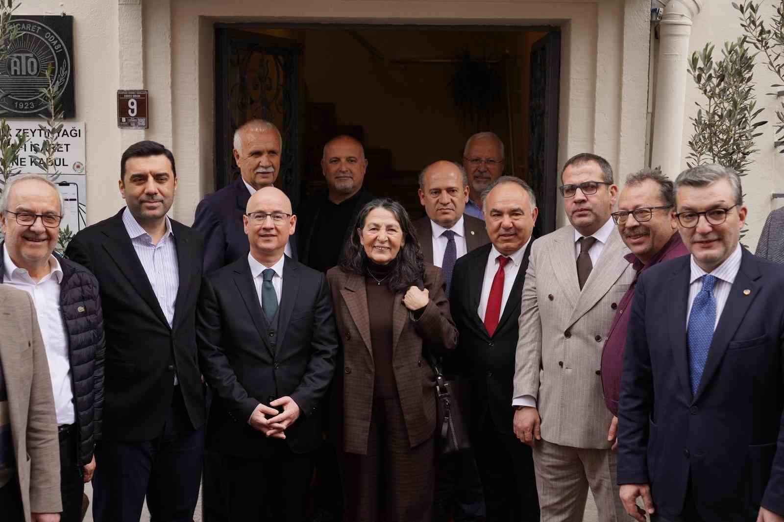 Kuzey Ege Zeytinyağı Lisanslı Depoculukta tarihi adım: İlk imzalar atıldı
Kuzey Ege Zeytinyağı Lisanslı Depoculukta tarihi adım: İlk imzalar atıldı