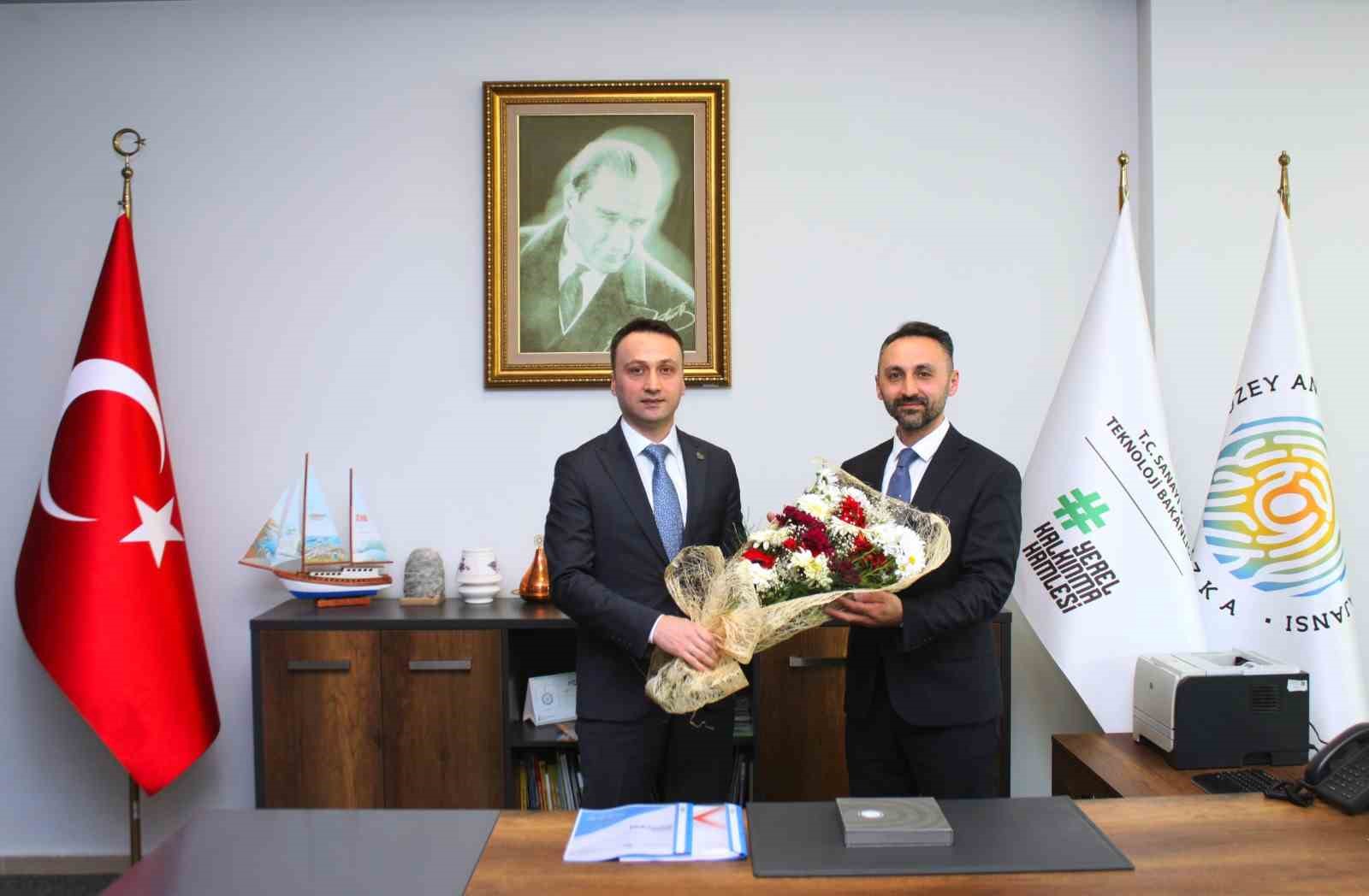 KUZKA Genel Sekreterliğine Mehmet Akif Eraslan atandı
KUZKA Genel Sekreterliğine Mehmet Akif Eraslan atandı