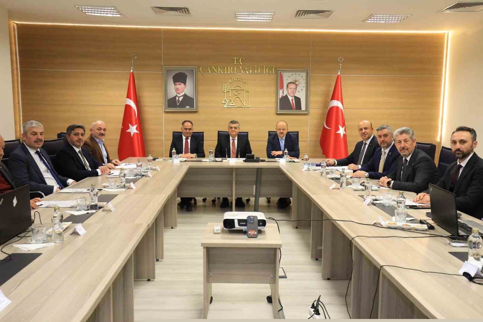 KUZKA Yönetim Kurulunda bölgesel kalkınma, destek ve çalışmalar ele alındı
KUZKA Yönetim Kurulunda bölgesel kalkınma, destek ve çalışmalar ele alındı