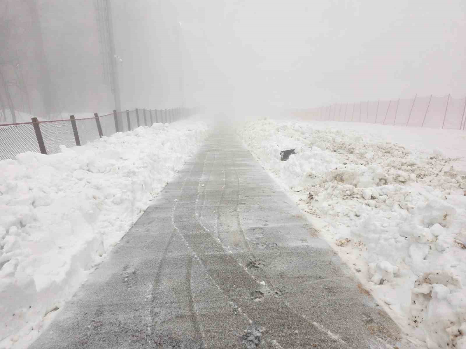 Kuzuyayla Kızak Pisti’ne yürüyen bant geliyor
