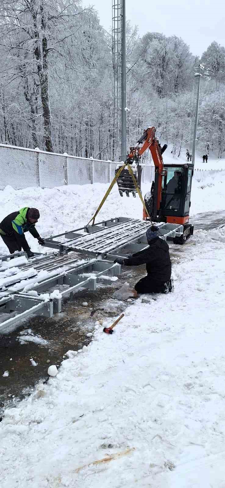 Kuzuyayla Kızak Pisti’ne yürüyen bant geliyor

