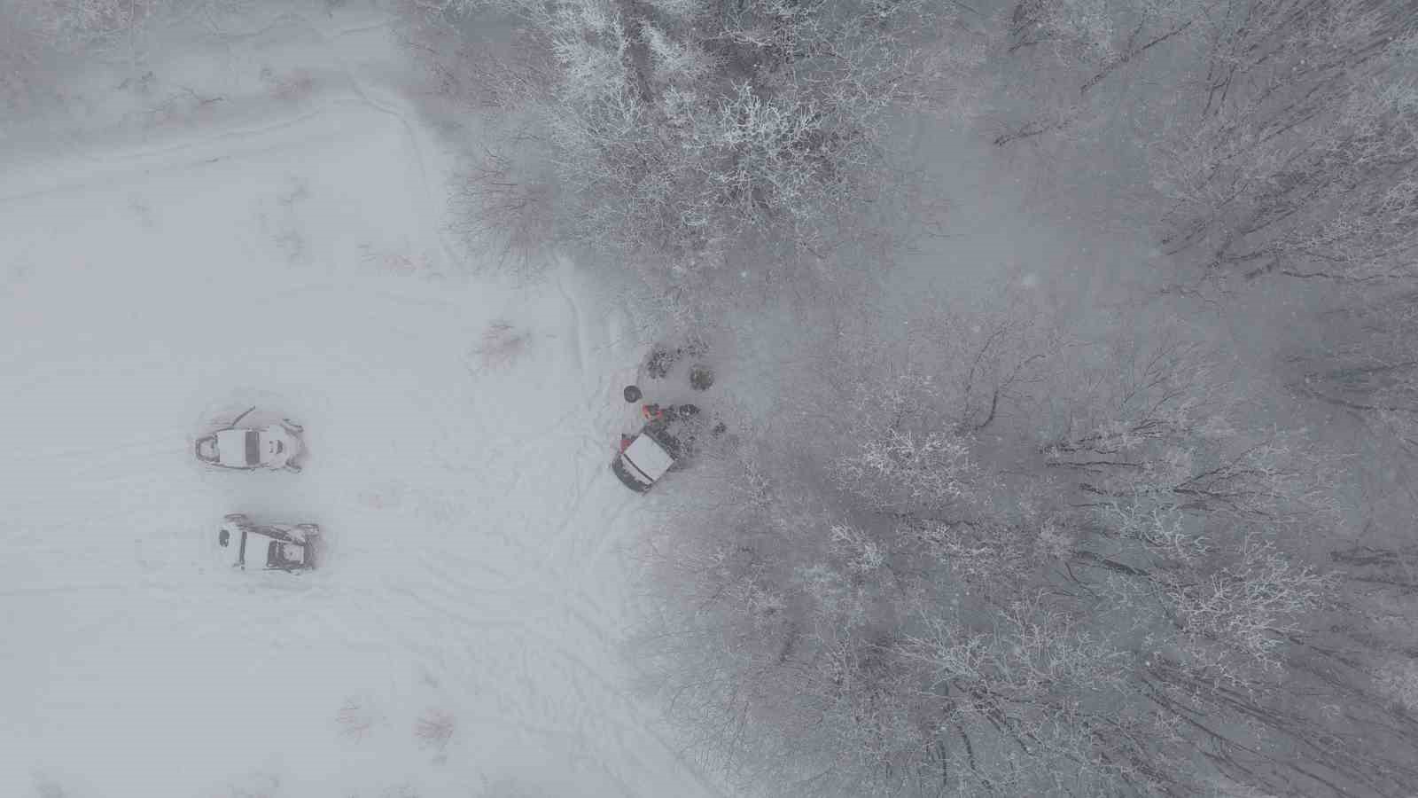 Lapa lapa kar altında adrenalin dolu yolculuk
