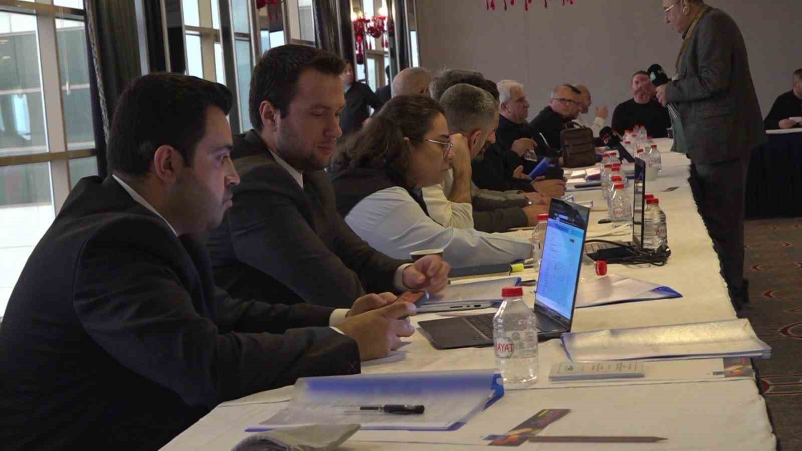 Lastik sektöründe 4 bin 500 işçiyi ilgilendiren toplu sözleşme görüşmeleri başladı
