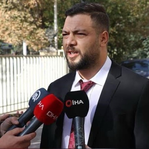 Leyla Aydemir davasında duruşma öncesi dikkat çeken gelişme: "Baskı" nedeniyle avukatla yollar ayrıldı
Leyla Aydemir davasında duruşma öncesi dikkat çeken gelişme: "Baskı" nedeniyle avukatla yollar ayrıldı