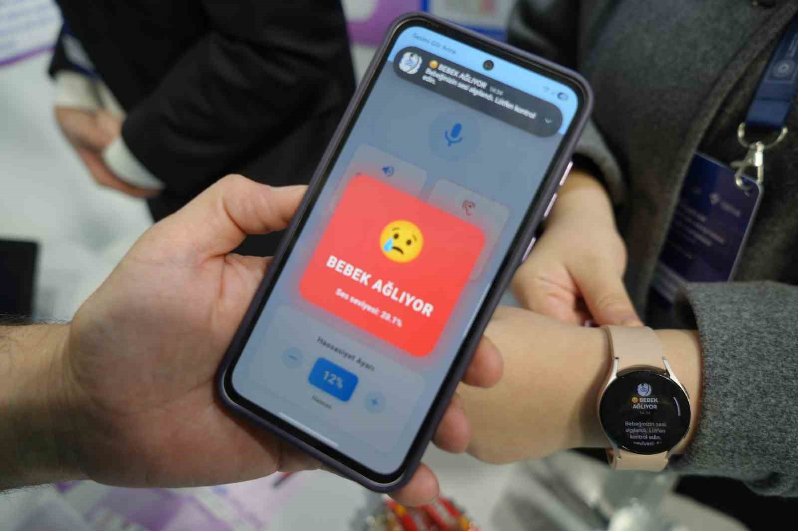 Lise öğrencileri işitme engelli anneler için hayat kolaylaştıran uygulama geliştirdi
