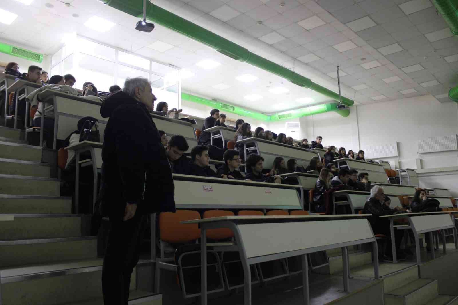 Lise öğrencileri üniversiteleri yakından tanıdı
