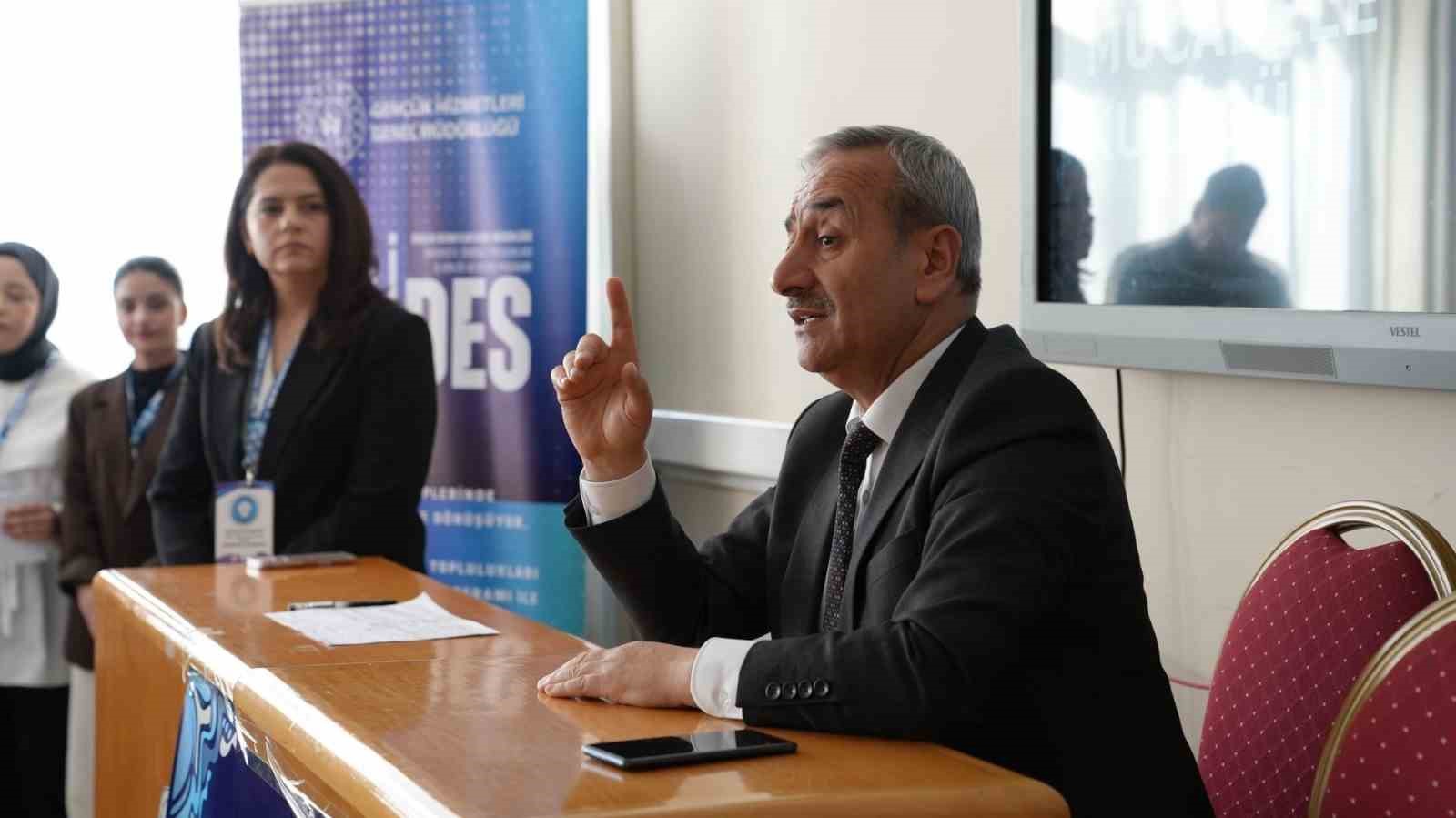 Lise öğrencilerine dijital farkındalık semineri düzenlendi
