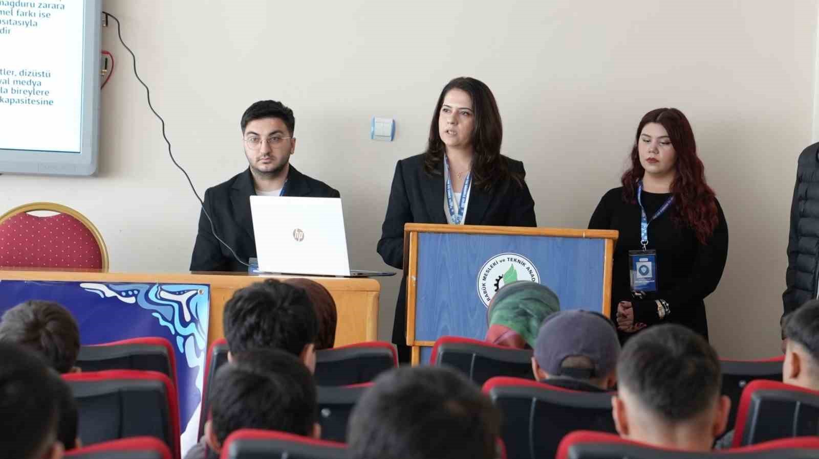 Lise öğrencilerine dijital farkındalık semineri düzenlendi
