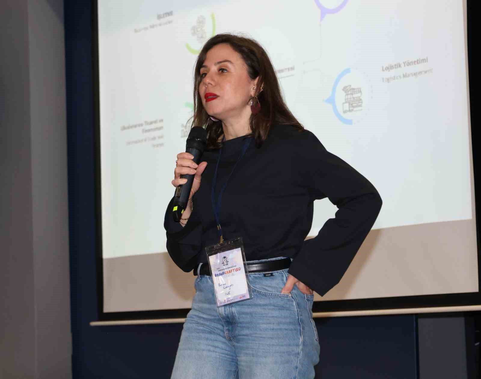 Liseli gençler, en iyi kampanyayı tasarlamak için yarıştı
Liseli gençler, en iyi kampanyayı tasarlamak için yarıştı