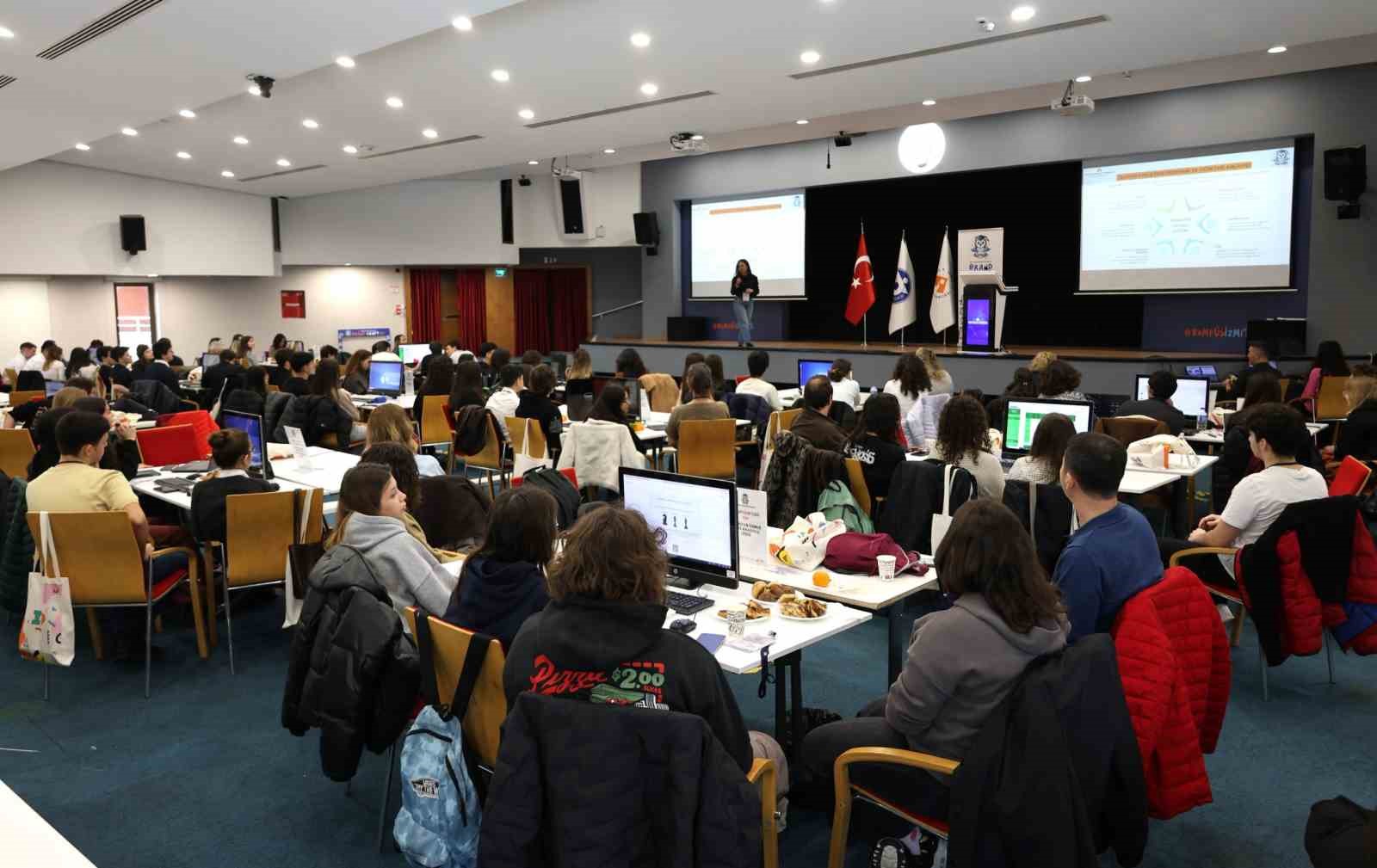 Liseli gençler, en iyi kampanyayı tasarlamak için yarıştı
Liseli gençler, en iyi kampanyayı tasarlamak için yarıştı