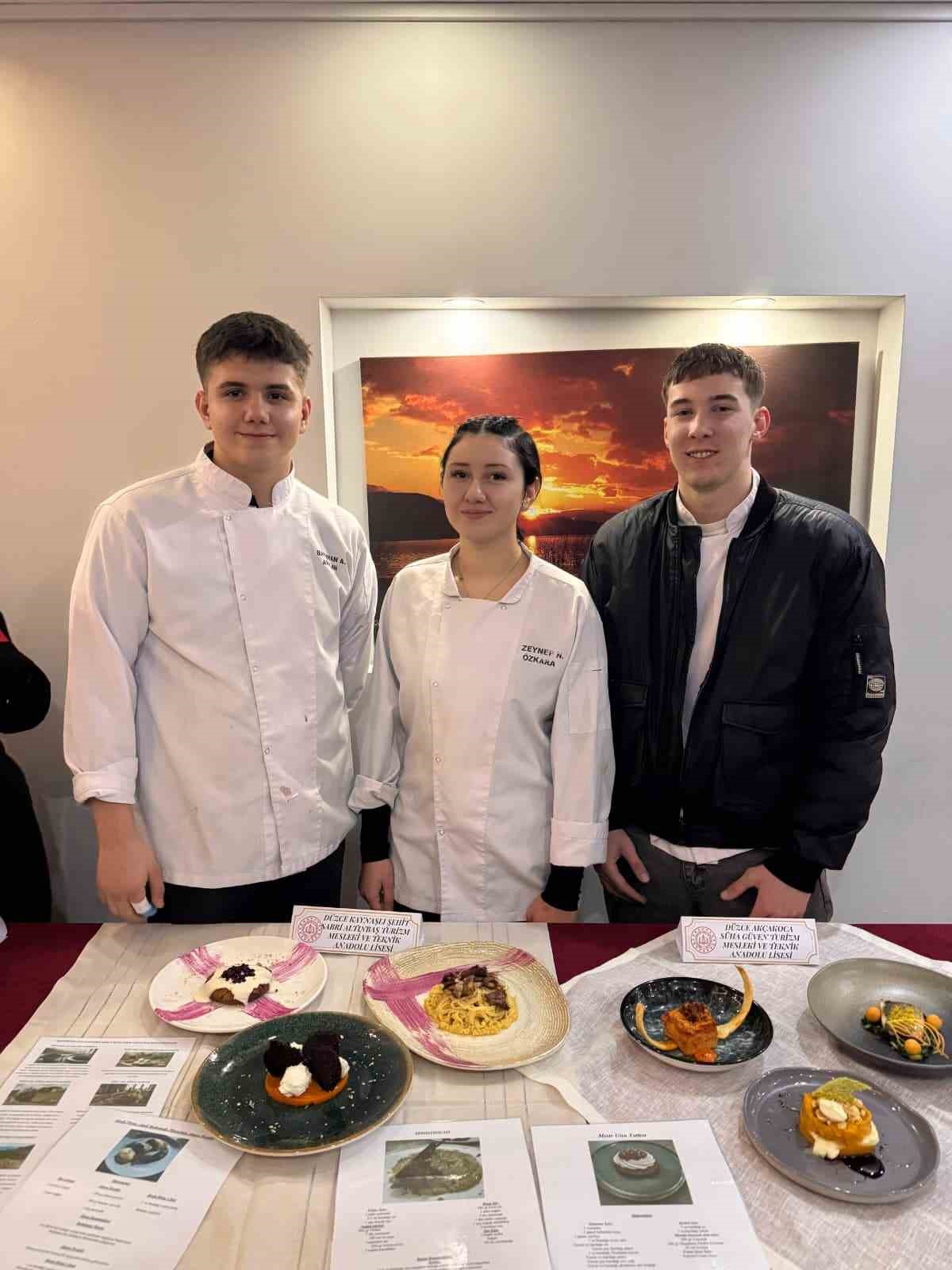 Liseli gençler gastronomi yarışmasında gümüş madalya kazandı
