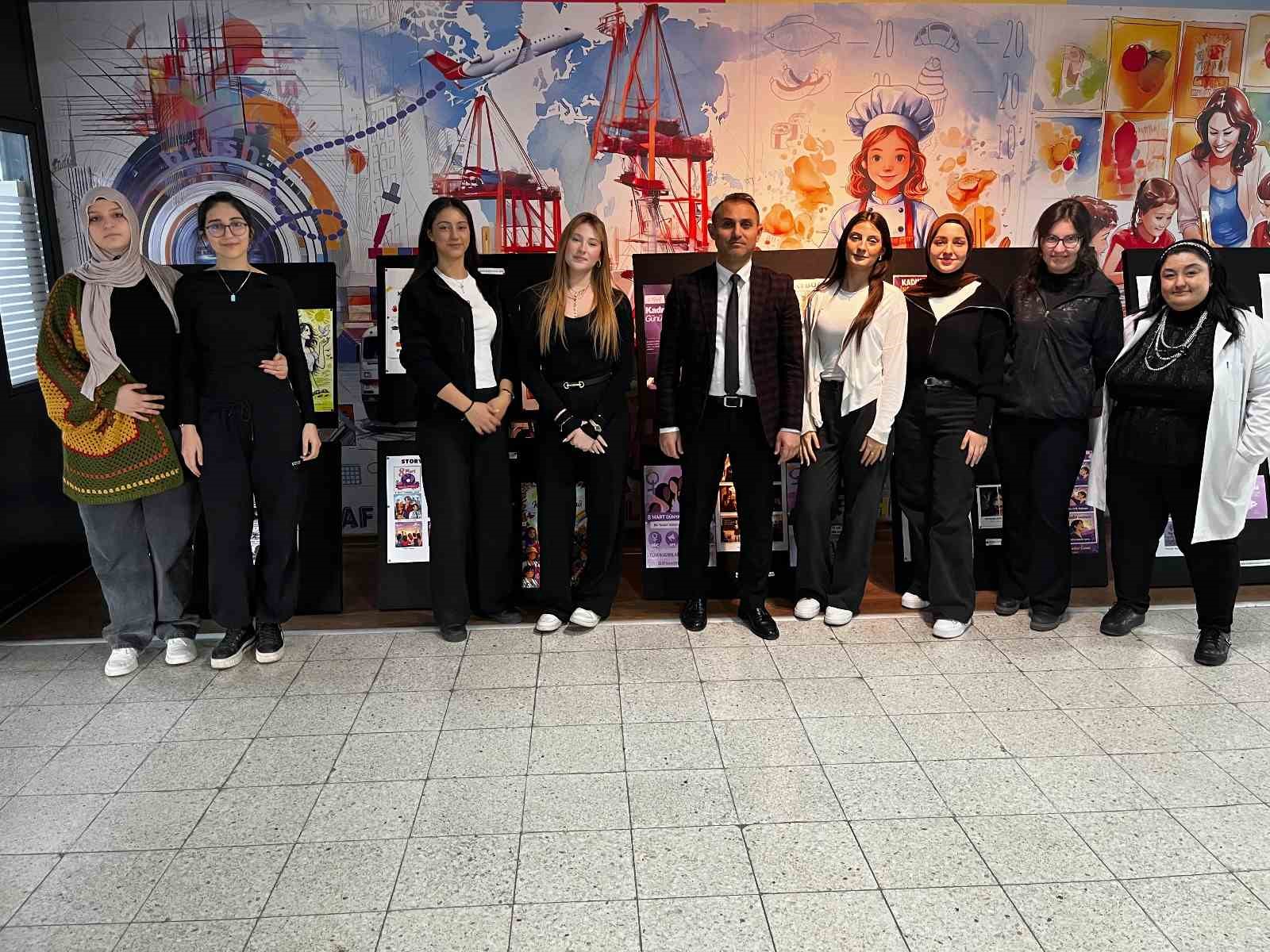 Liseli öğrencilerden 8 Mart’a anlamlı sergi
