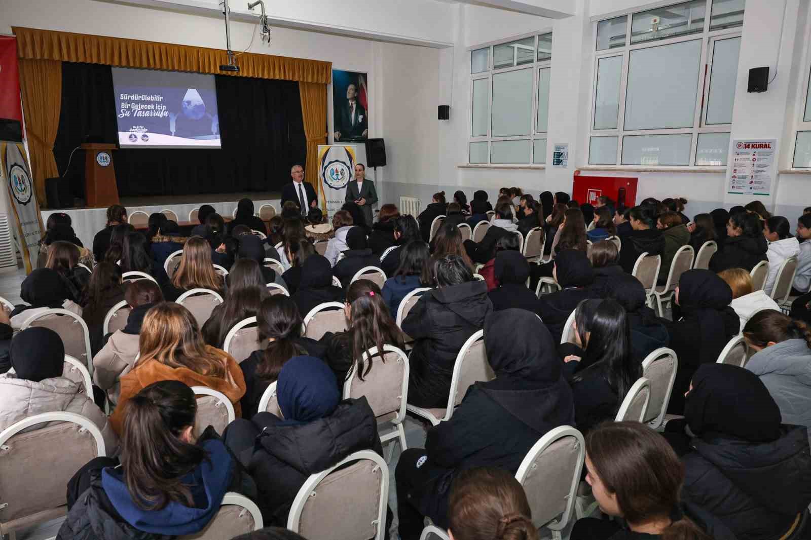 Liseli öğrencilere "Bilinçli su tüketimi" eğitimi verildi
