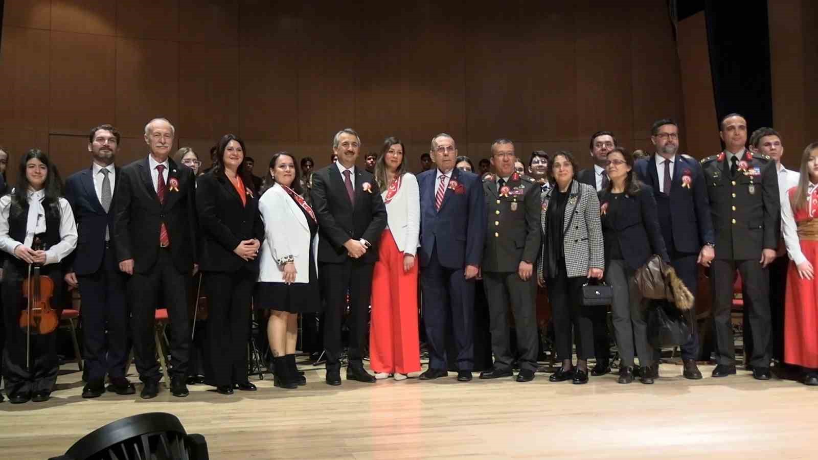 Liselilerden "Korkma, Gençliğin Ruhu Burada" gösterisi
