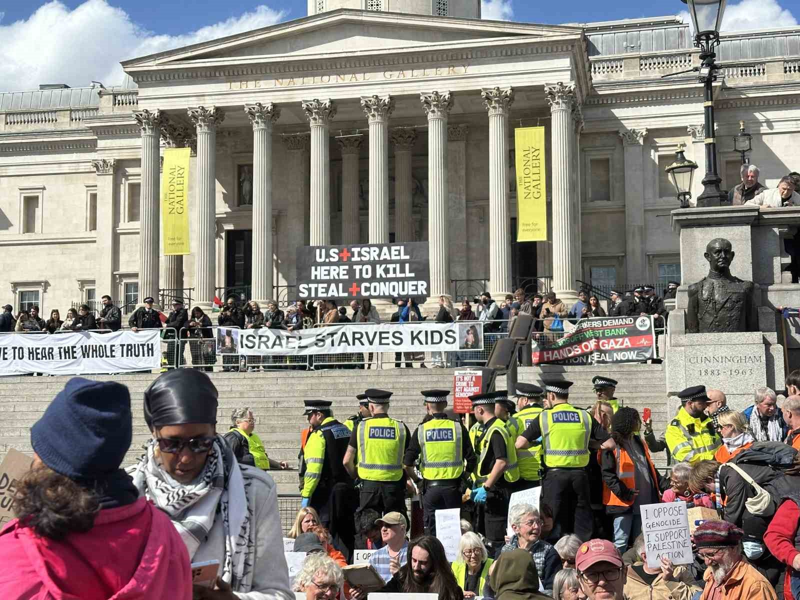 Londra polisinden Filistin’e destek gösterisine müdahale: 212 gözaltı
