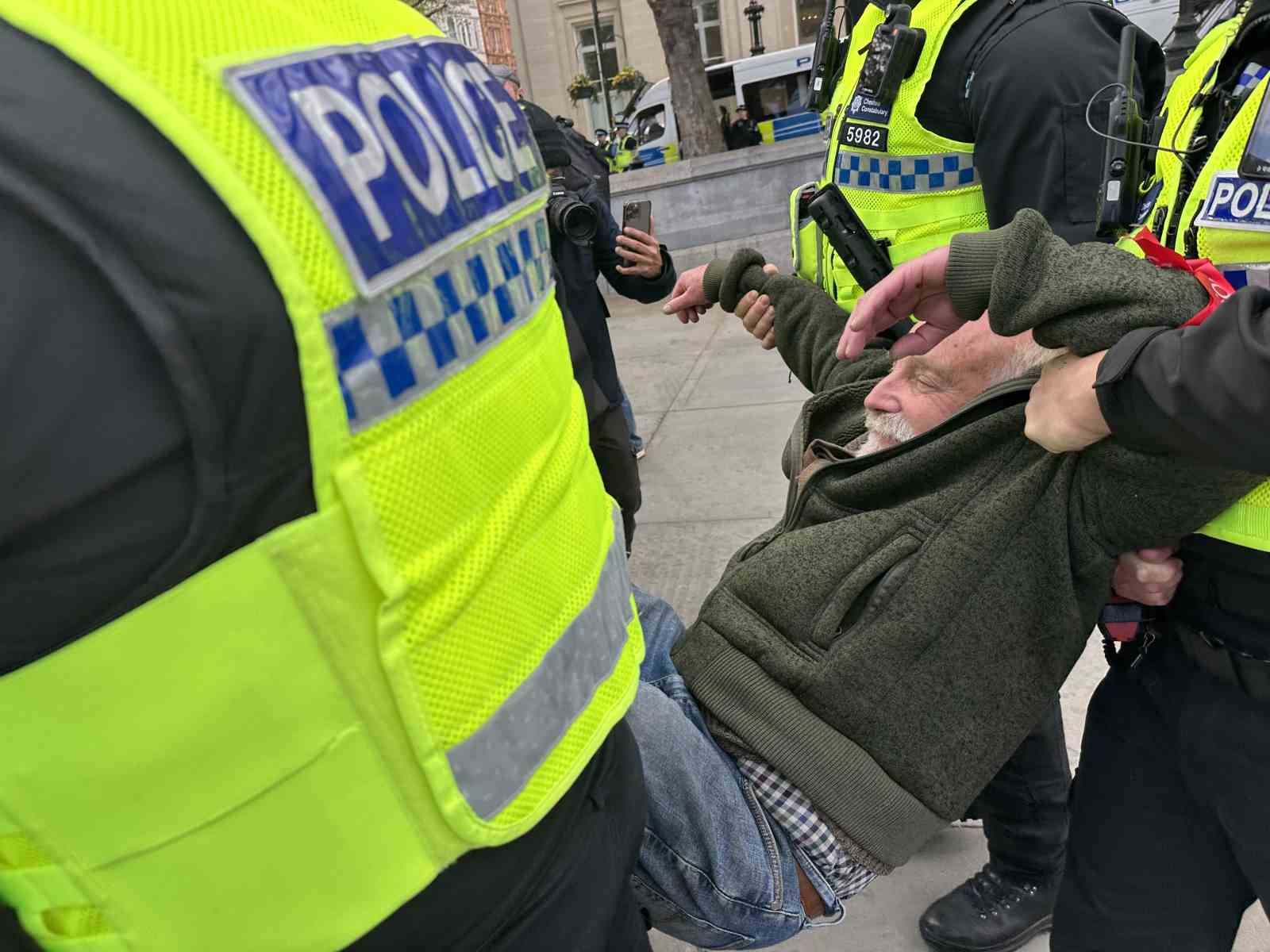 Londra polisinden Filistin’e destek gösterisine müdahale: 212 gözaltı
