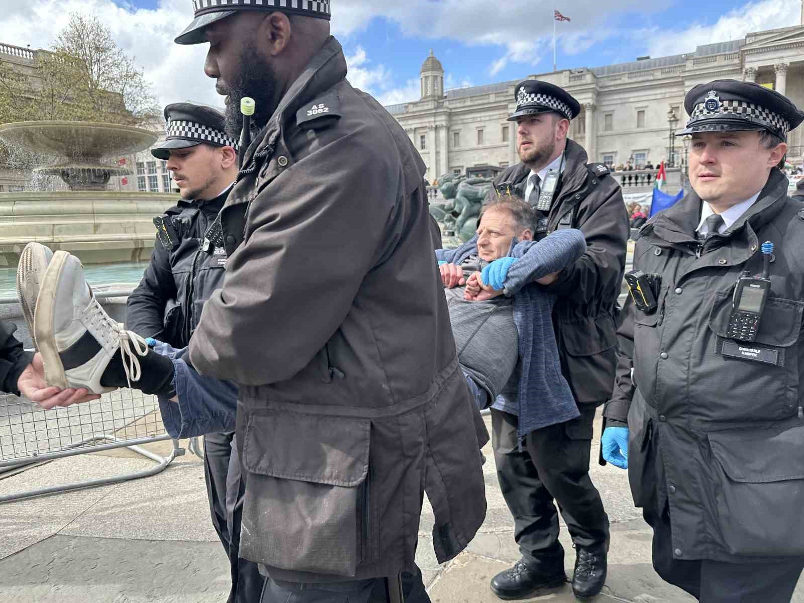 Londra polisinden Filistin’e destek gösterisine müdahale: 212 gözaltı
