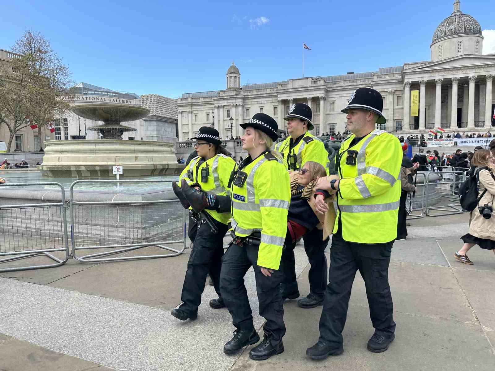 Londra polisinden Filistin’e destek gösterisine müdahale: 212 gözaltı
