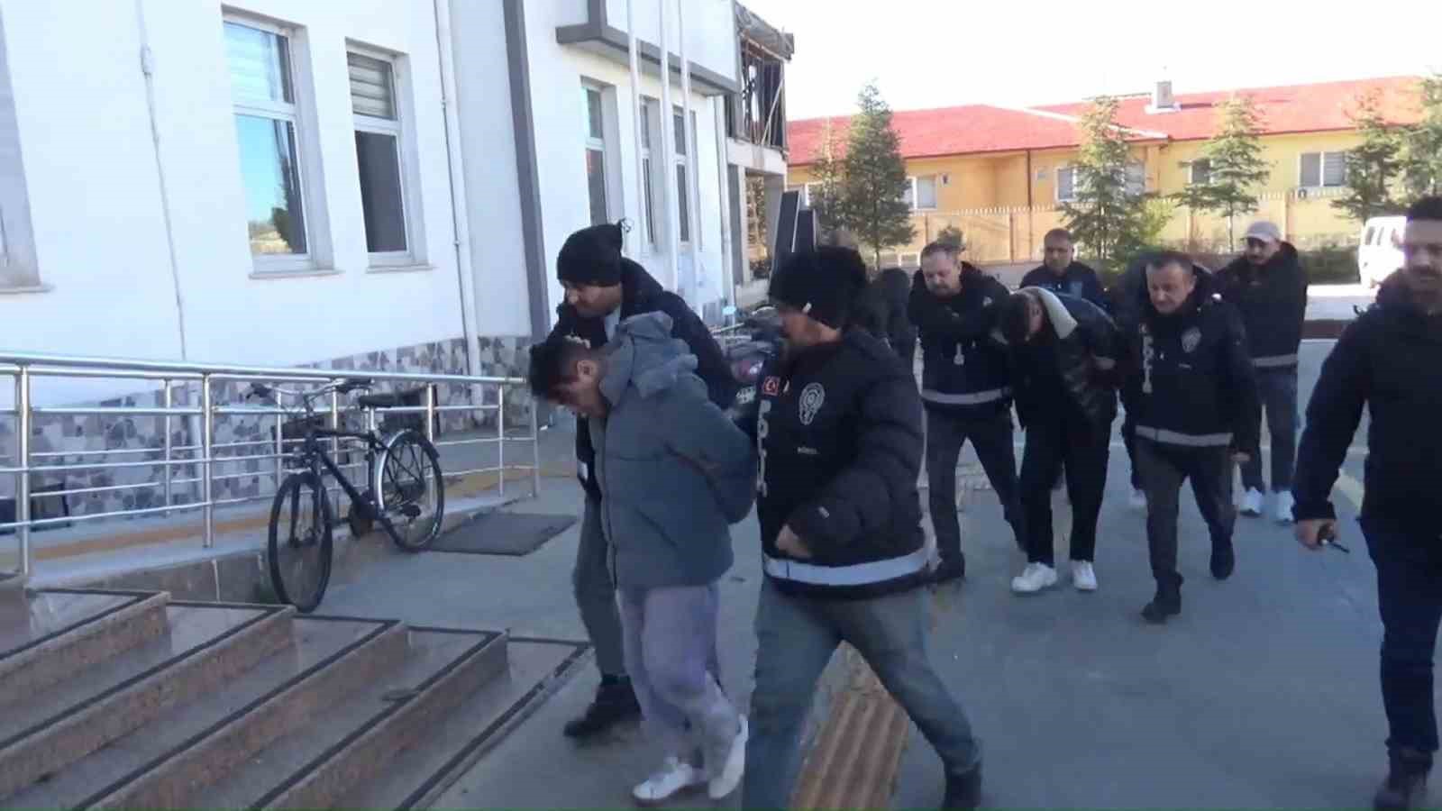 Lüleburgaz’da ’savcı’ yalanıyla milyonluk altın vurgunu: 3 tutuklama
