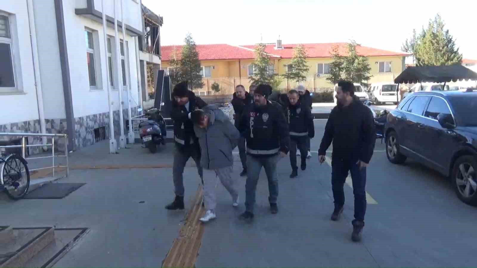 Lüleburgaz’da ’savcı’ yalanıyla milyonluk altın vurgunu: 3 tutuklama
