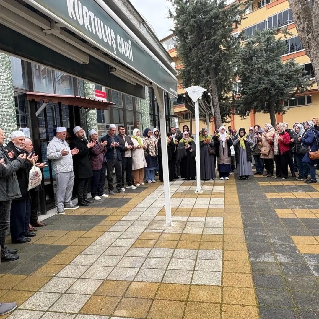 Lüleburgaz’da umre yolcuları dualarla uğurlandı
