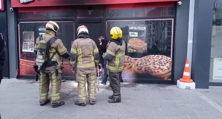 "Maaşları ödemedi" diye 2 işletmeyi benzin döküp yakmış
