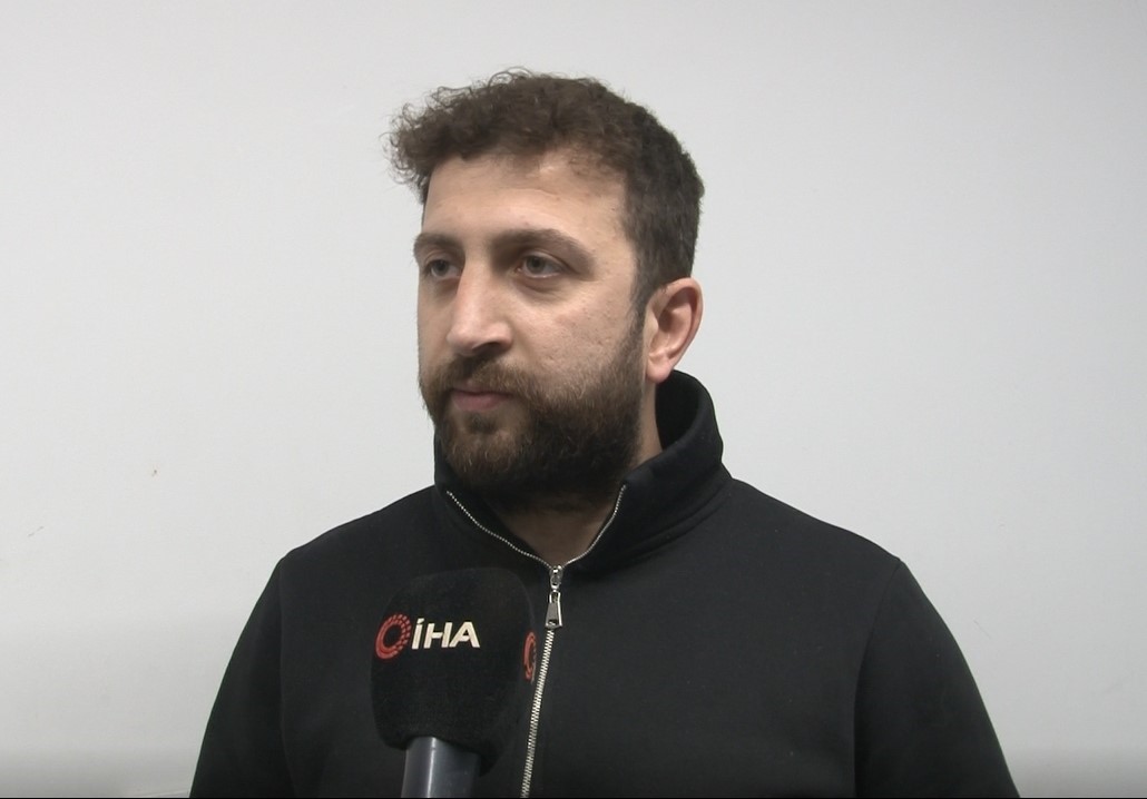 Maç esnasında top çarpan martı, kalp masajıyla hayata döndü
