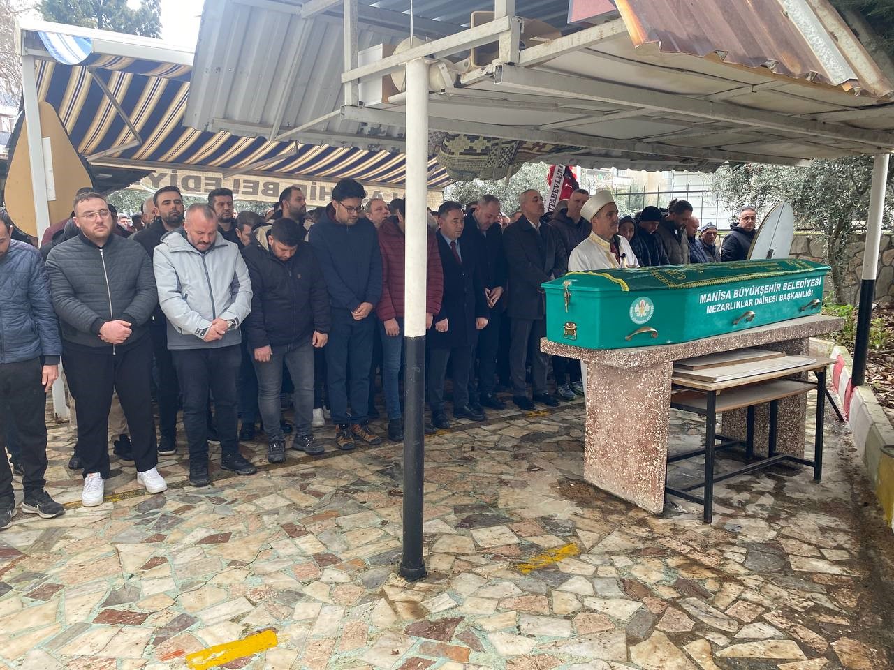 Maç yaparken hayatını kaybetti, cenazesinde gözyaşları sel oldu
Maç yaparken hayatını kaybetti, cenazesinde gözyaşları sel oldu