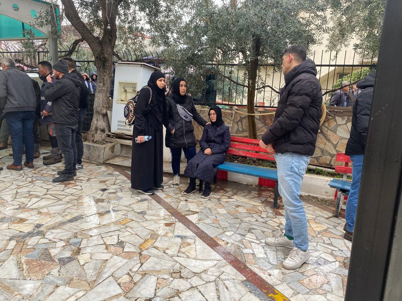 Maç yaparken hayatını kaybetti, cenazesinde gözyaşları sel oldu
Maç yaparken hayatını kaybetti, cenazesinde gözyaşları sel oldu