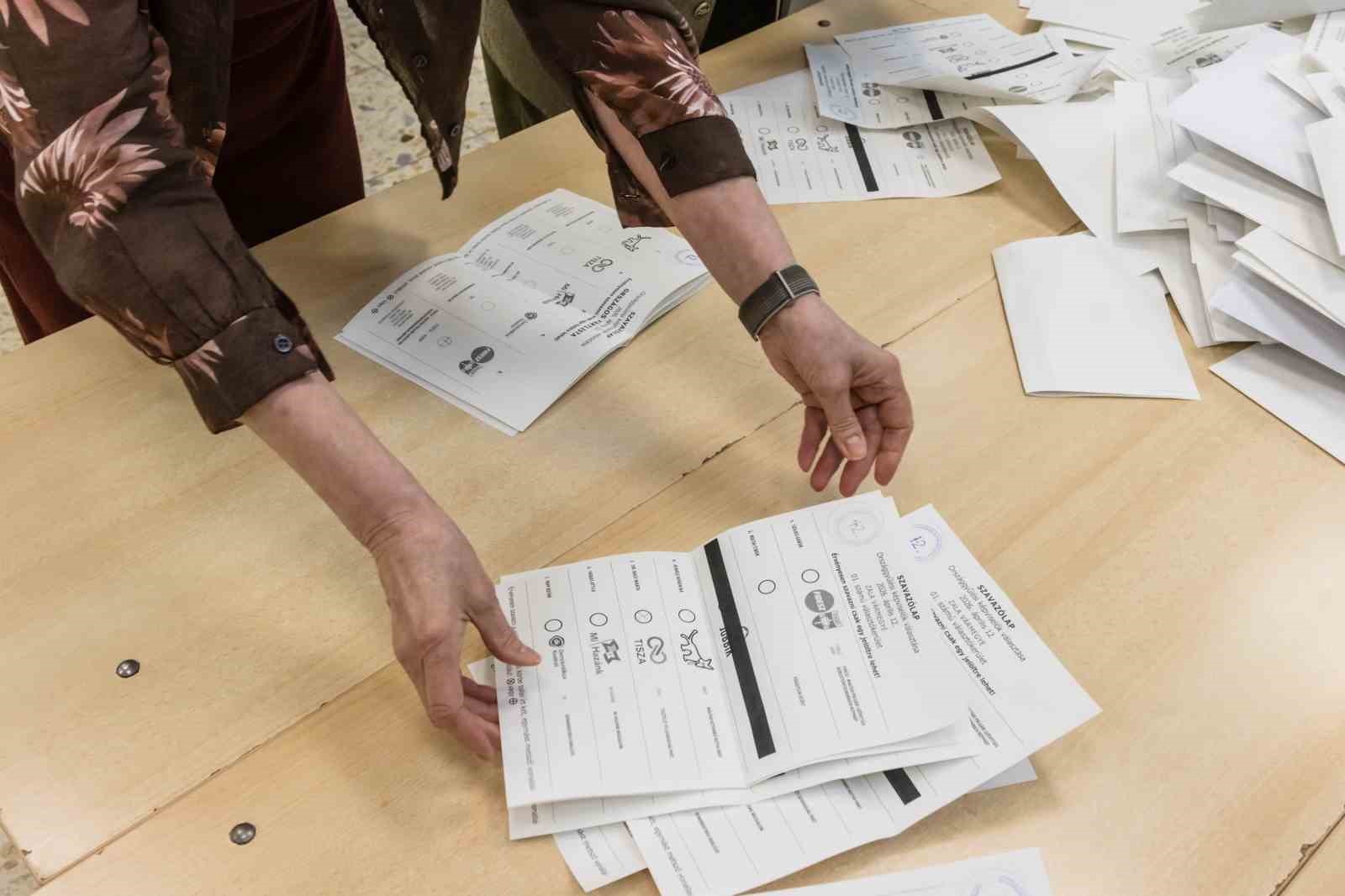 Macaristan’da ilk sonuçlara göre seçimi muhalefet lideri Peter Magyar kazandı
Macaristan’da ilk sonuçlara göre seçimi muhalefet lideri Peter Magyar kazandı