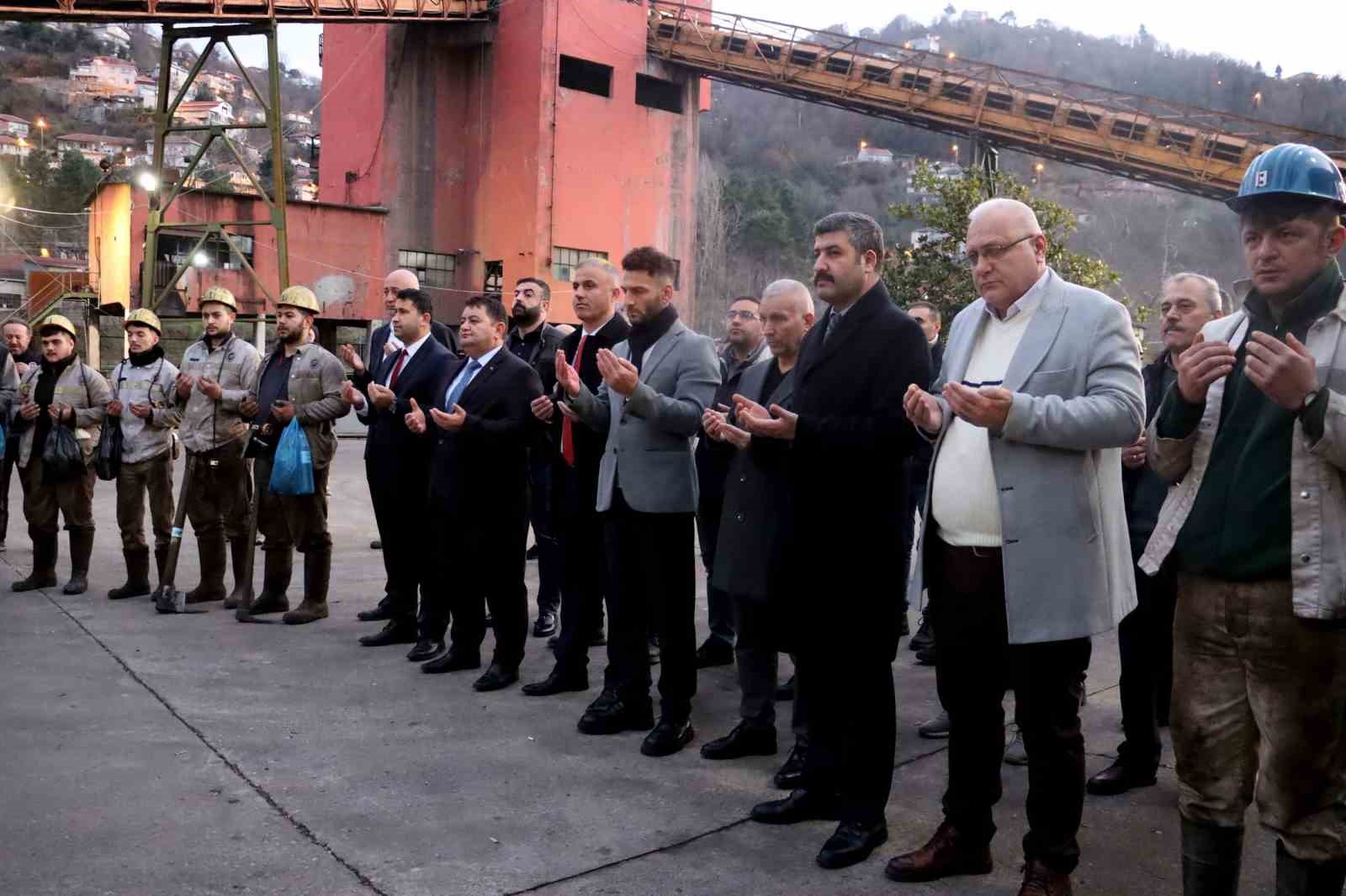 Maden ocağında hayatını kaybeden 8 işçi dualarla anıldı
